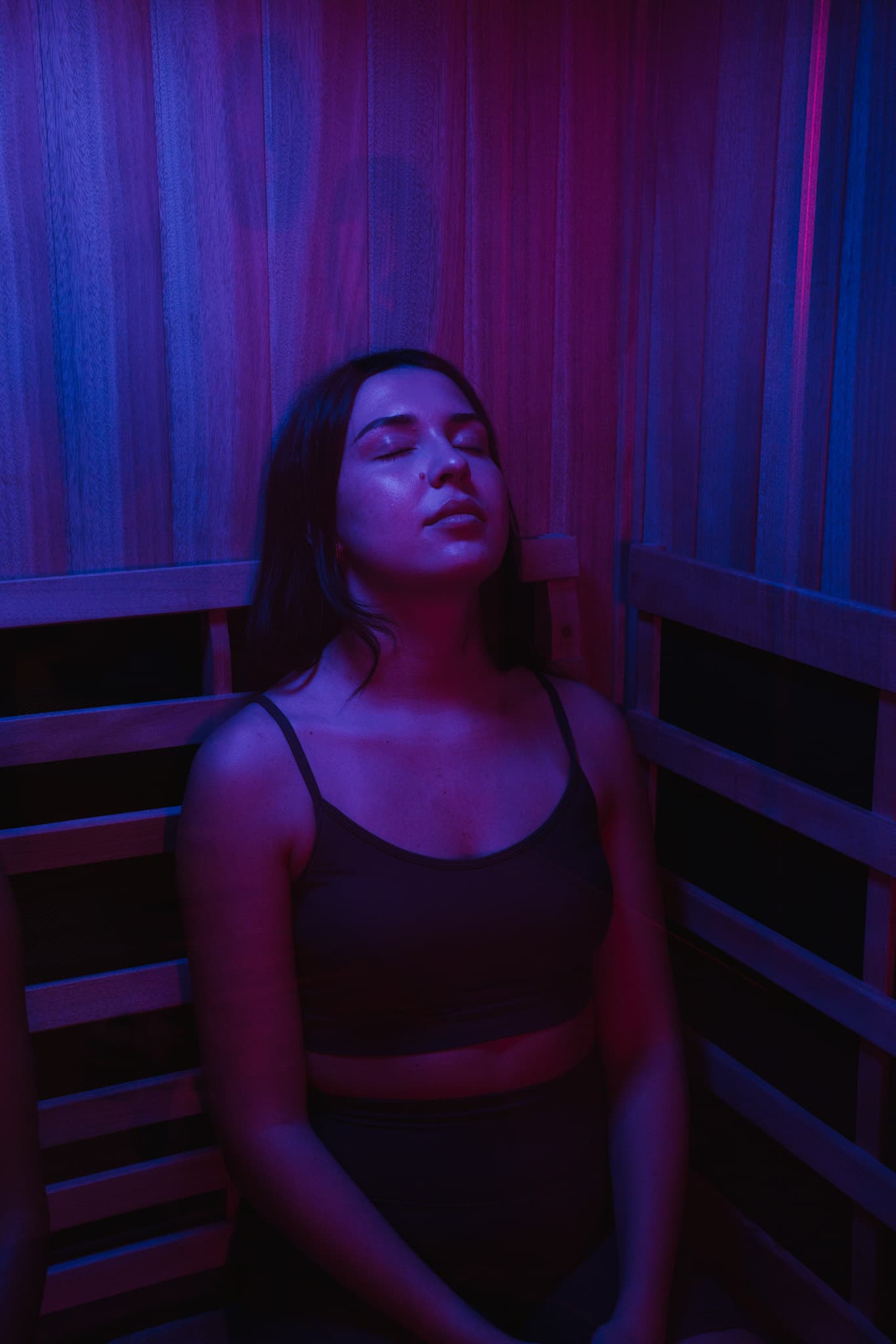 Infrared Red Light Sauna vs. NIR 7-Wave Red Light Therapy: What’s the Difference?
